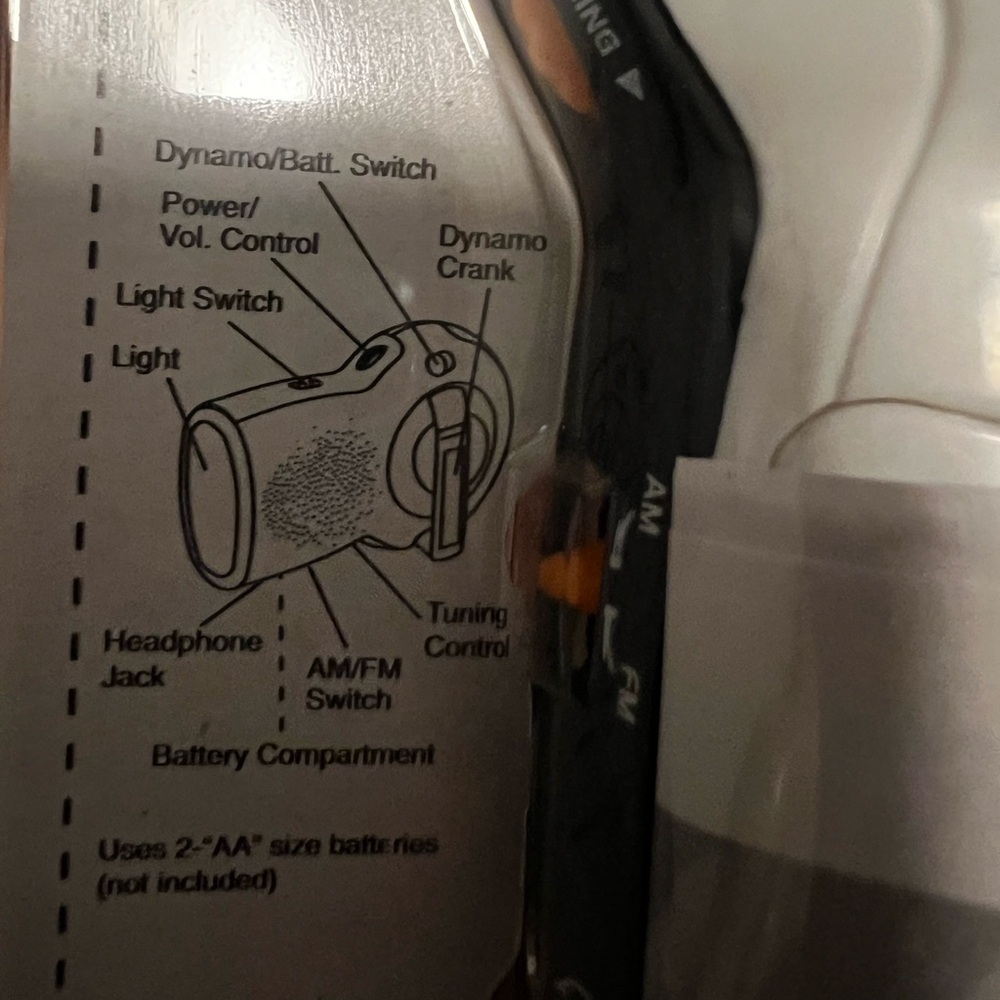 GPX White Portable AM/FM Flashlight Radio Speaker - Picture 5 of 5